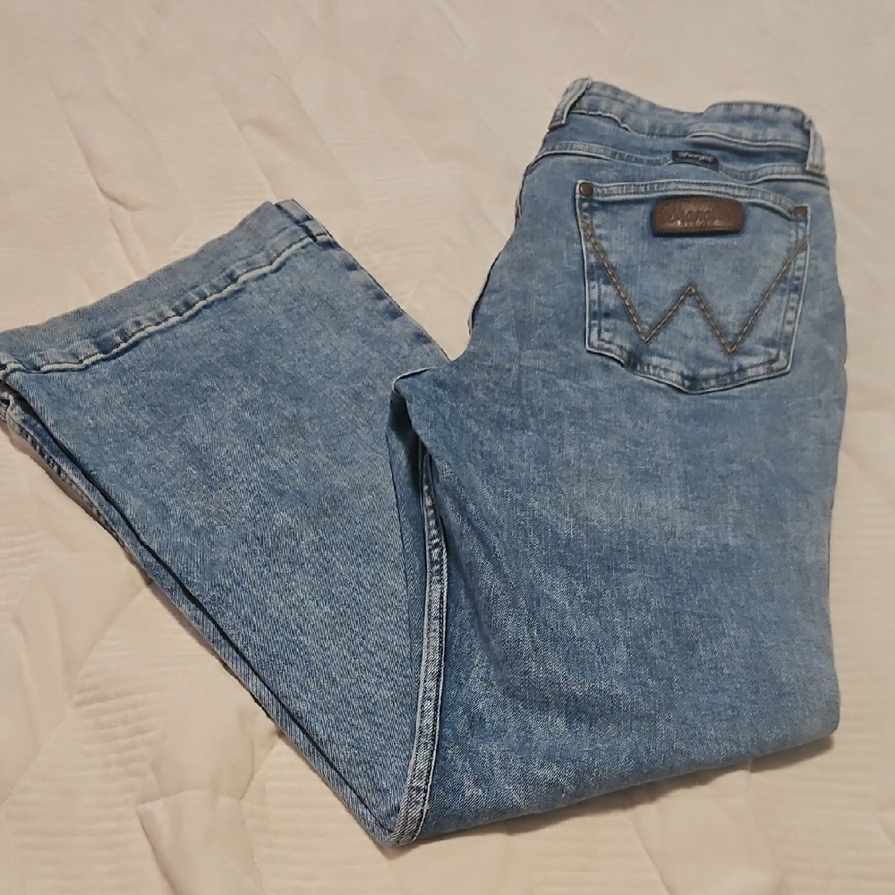 Classic Light Wash Women’s Jeans - Unbranded